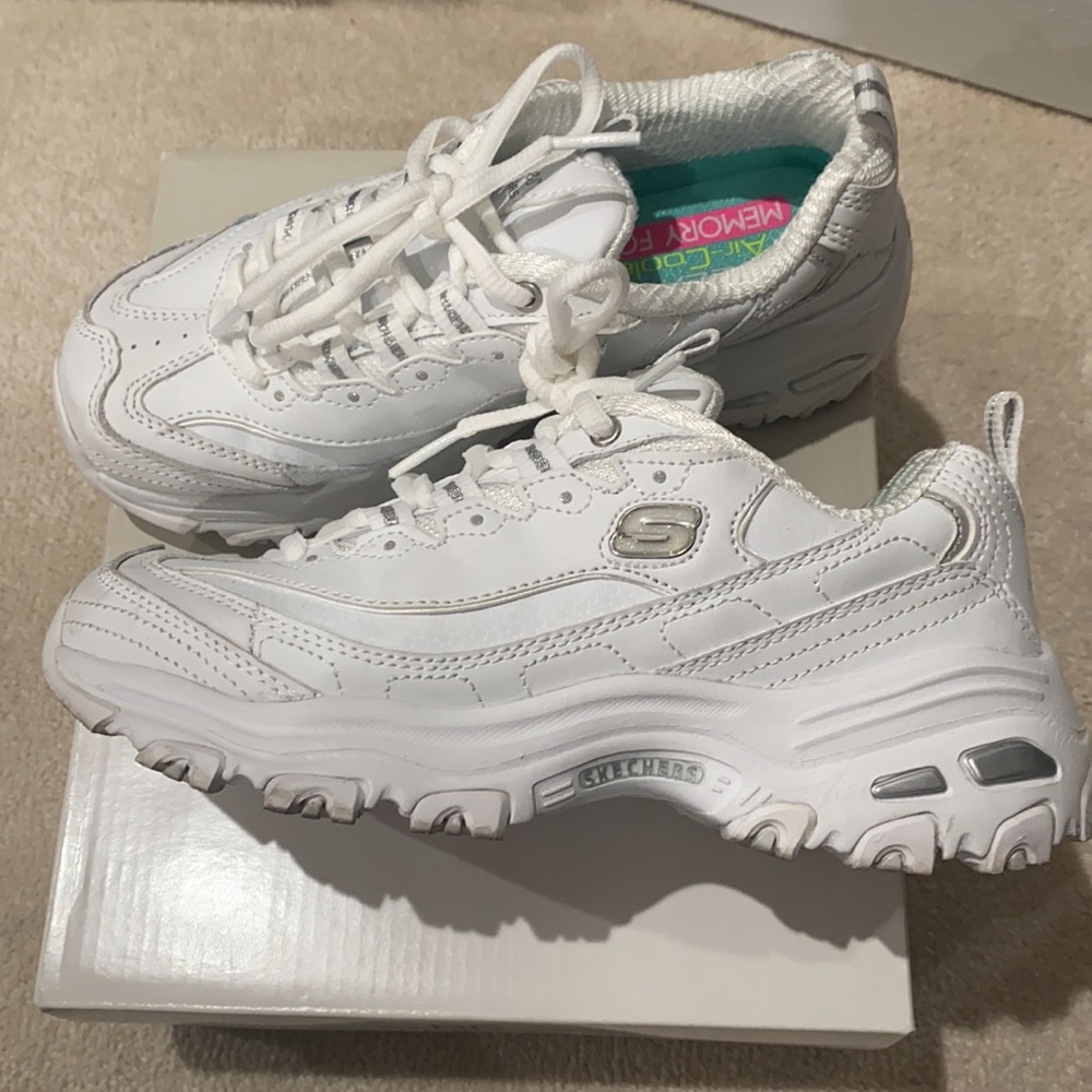 👟Skechers👟 - Picture 2 of 5